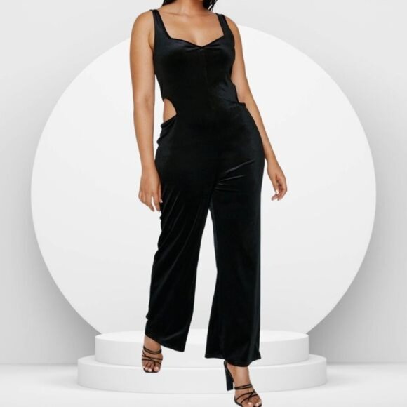NWT Nasty Gal Plus Size Velvet Cut Out Jumpsuit Size 18 - Picture 1 of 10